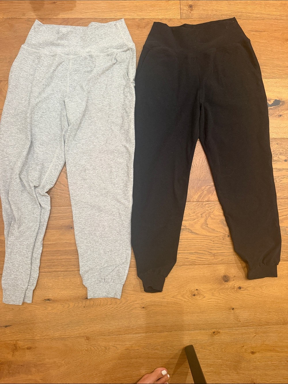 Beyond Yoga Kids Jogger Set in Gray and Black